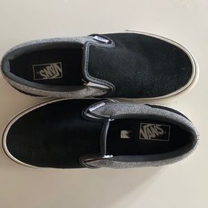 Vans Classic Slip-On Suede Kid’s Sneaker
